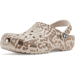 Crocs Unisex-Adult Classic Clog – Seasonal Graphic(Cocoa Cream)